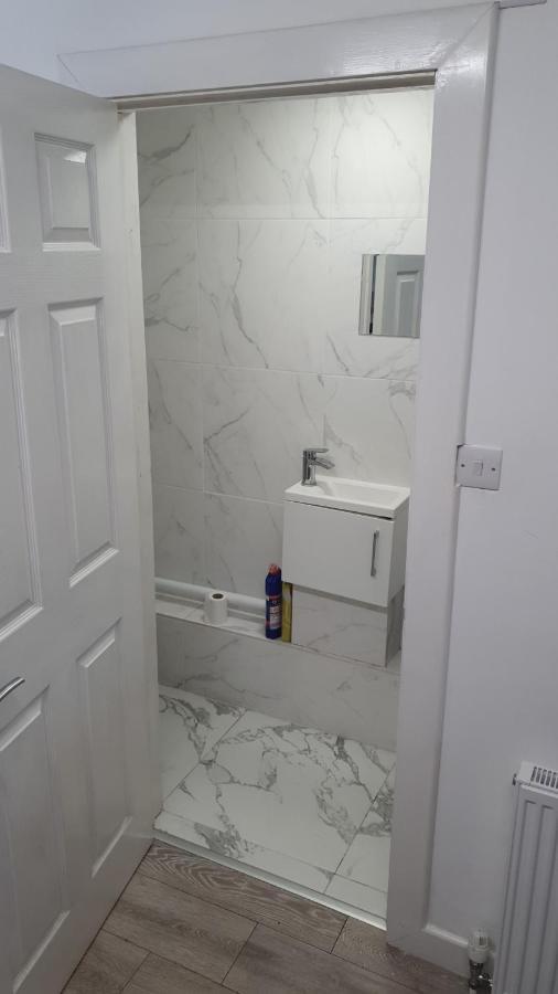 House 1905 - Self Catering Serviced Apartment Tidworth Εξωτερικό φωτογραφία