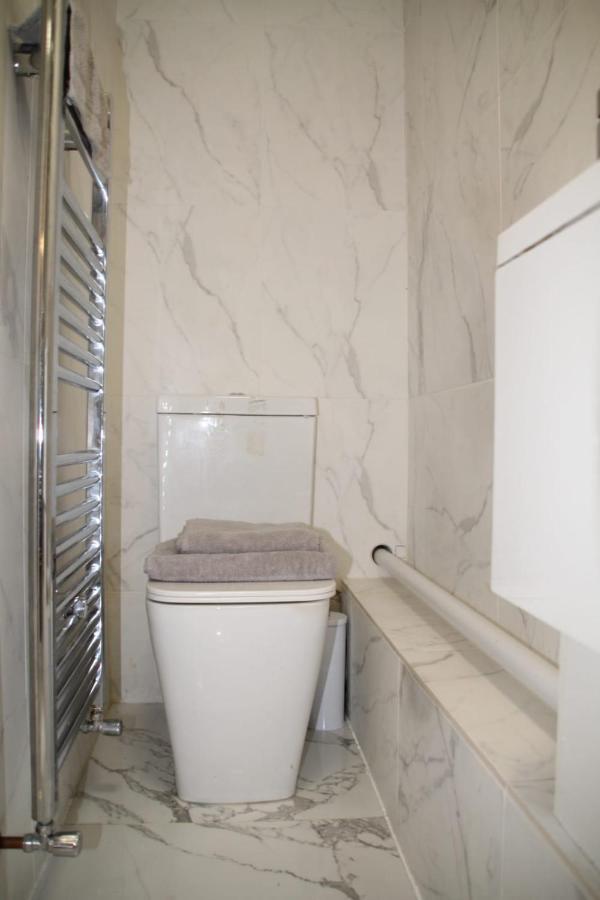 House 1905 - Self Catering Serviced Apartment Tidworth Εξωτερικό φωτογραφία