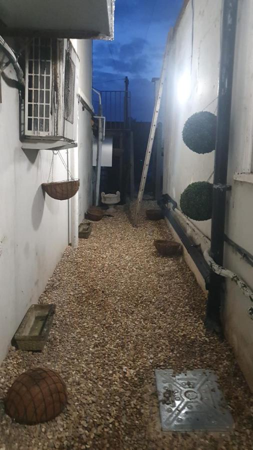 House 1905 - Self Catering Serviced Apartment Tidworth Εξωτερικό φωτογραφία