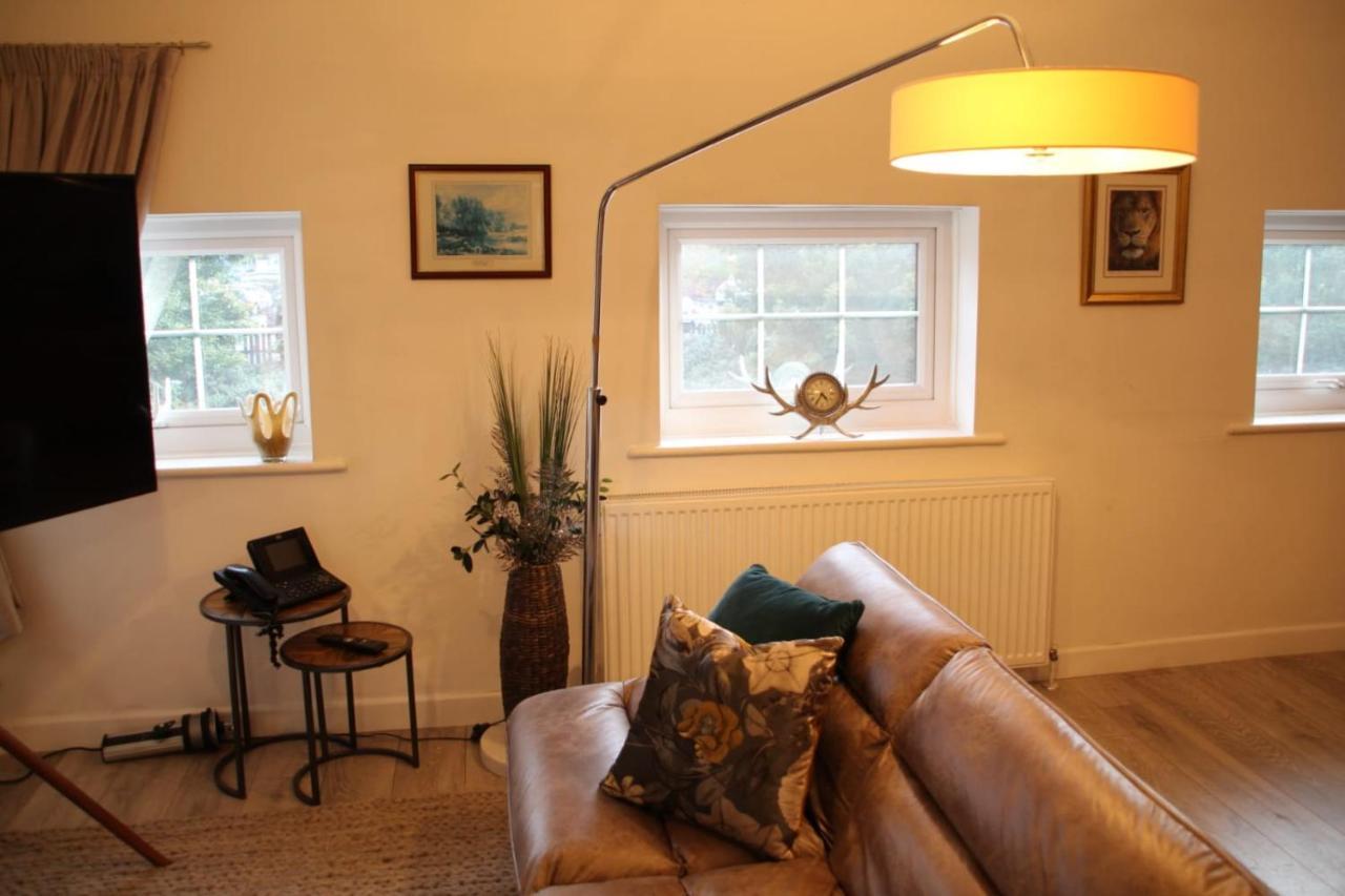 House 1905 - Self Catering Serviced Apartment Tidworth Εξωτερικό φωτογραφία