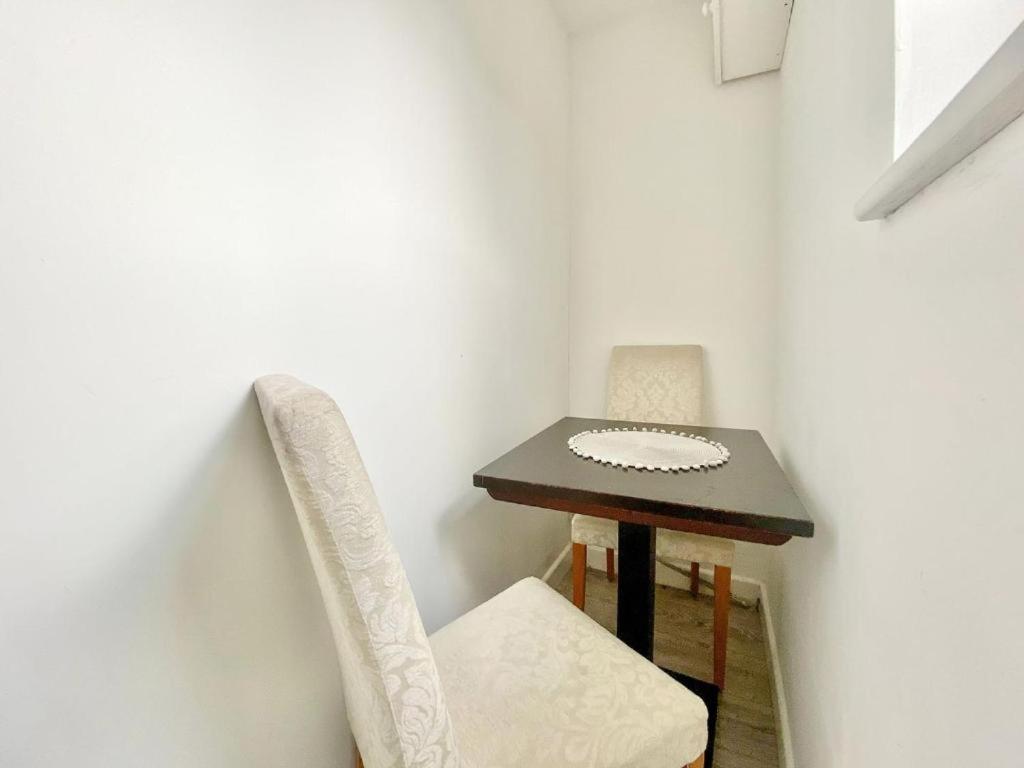 House 1905 - Self Catering Serviced Apartment Tidworth Εξωτερικό φωτογραφία